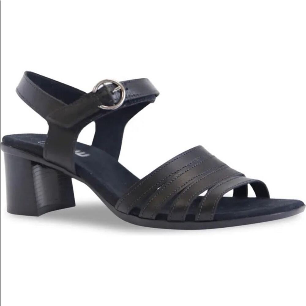 Munro Hallie Heel Sandals Size 9.5 New $200